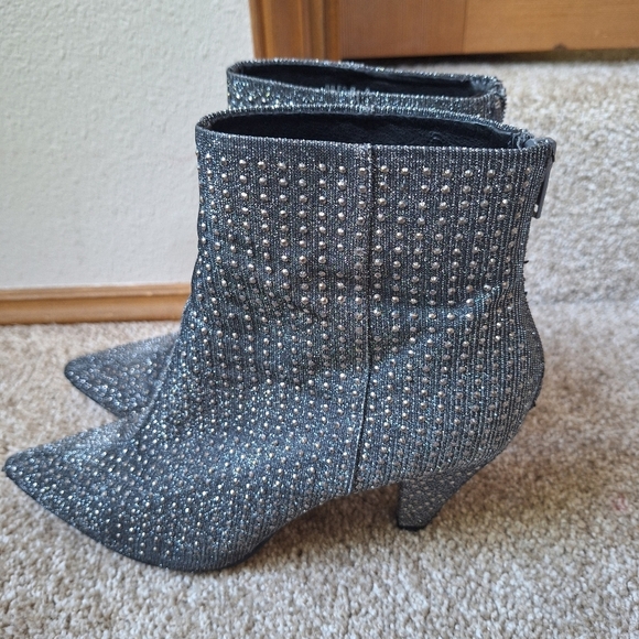 Steve Madden Jules Pewter Rhinestone Side Zip Pointed Toe Heeled Bootie Size 9 - Picture 2 of 8